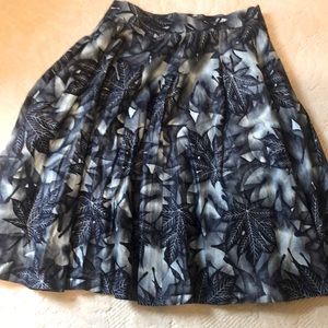 Francis and Benedict Navy blue skirt, size large